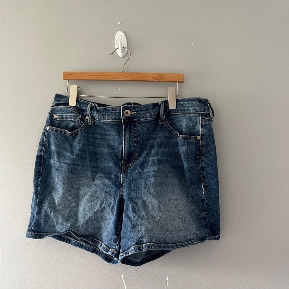 Torrid Denim Jean Shorts High Rise Plus Size 18